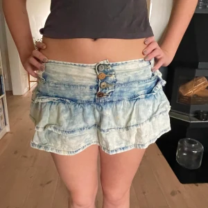 Söt volang kjol - Jättefin