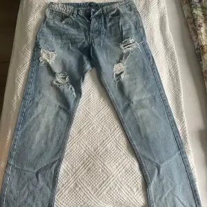 Jeans från boohoo, finns inte kvar att köpa längre. Pris kan diskuterades. 