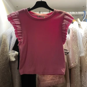 Rosa linne - Ett fint rosa linne från zara. Använt ett fåtal gånger🩷