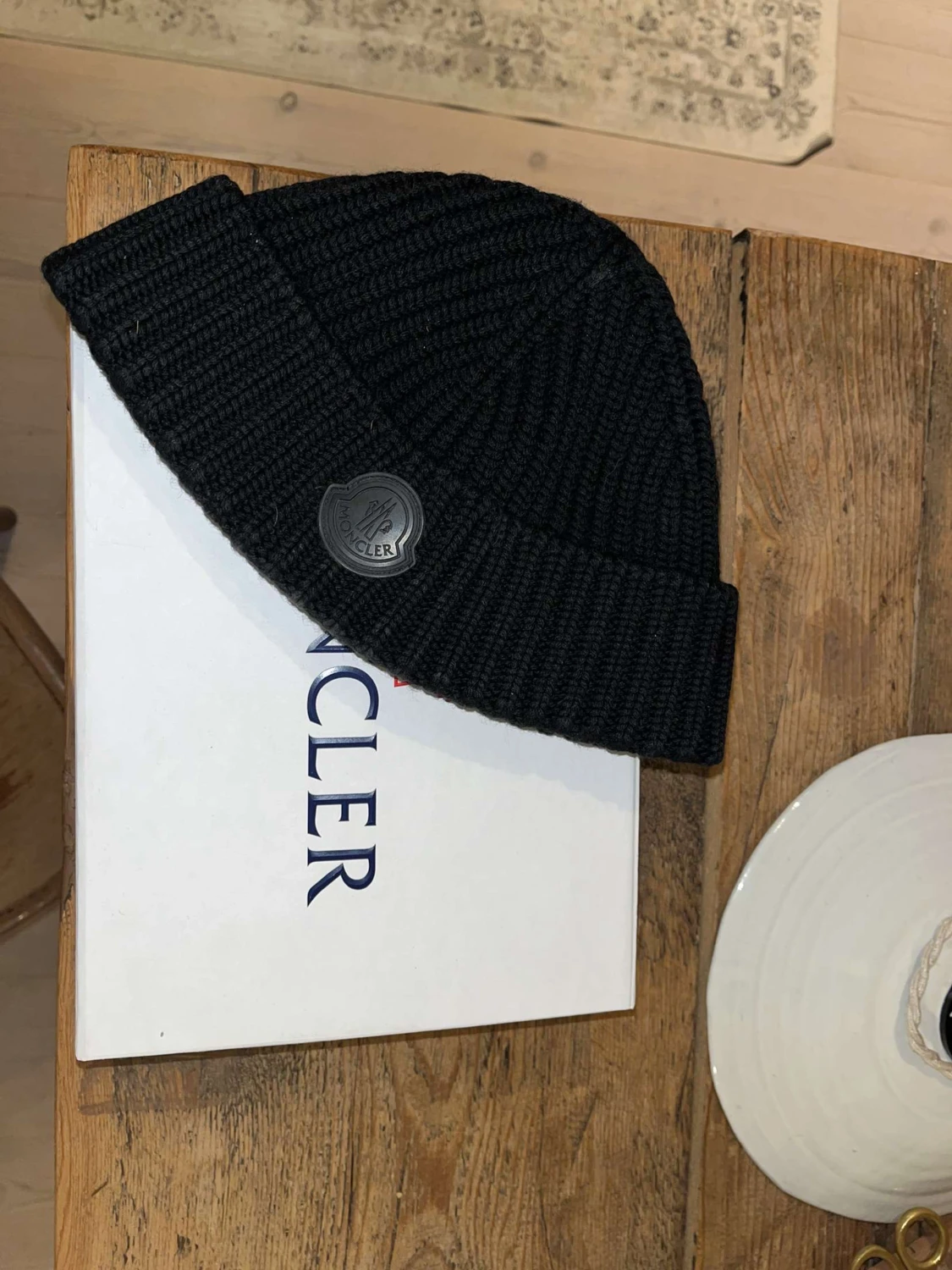 Moncler mössa  - 90