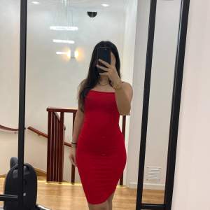  röd klänning från PLT💕