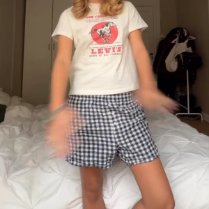 Boxershorts rutiga (få ett par gratis) - Rutiga boxershorts💗 Storlek S från märket GAP. Liknande som på första bilden. Skickar med de blåa gratis.