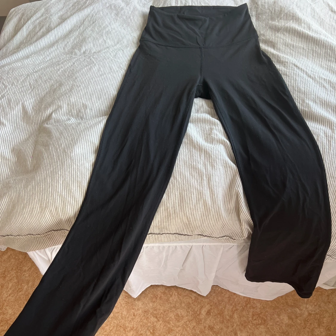 Lululemon flare tights - 90