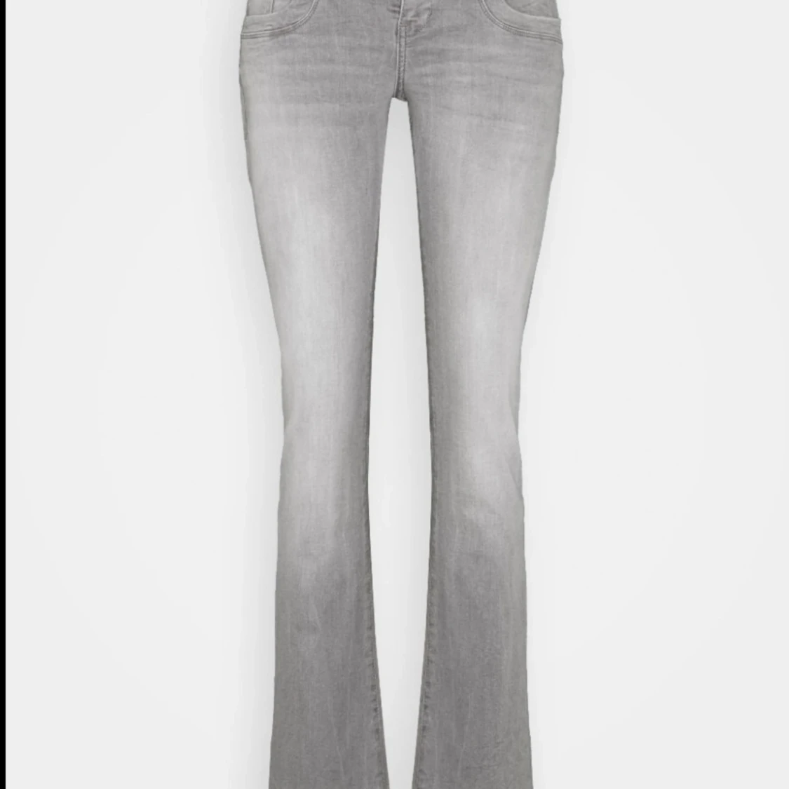 Grå bootcut jeans