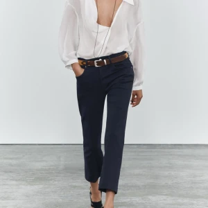 Cropped jeans - Aldrig använda med prislapp kvar. Skriv vid fler bilder eller intresse 💙