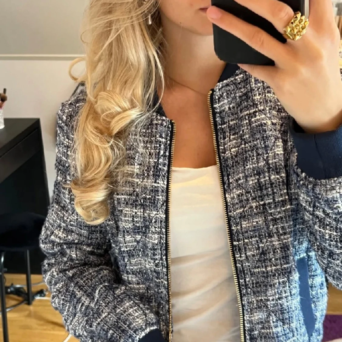 Blå och vit bomberjacka - 90