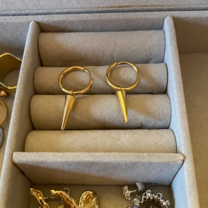 Örhängen  - Superfina örhängen från Edblad! Endast testade❣️❣️