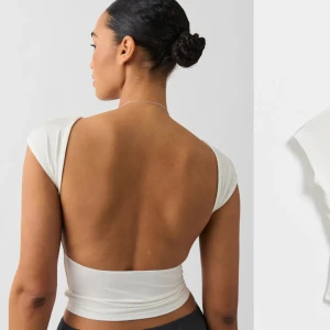 Topp med öppen rygg - Soft touch open back. Köpt för 230. Aldrig använd! 