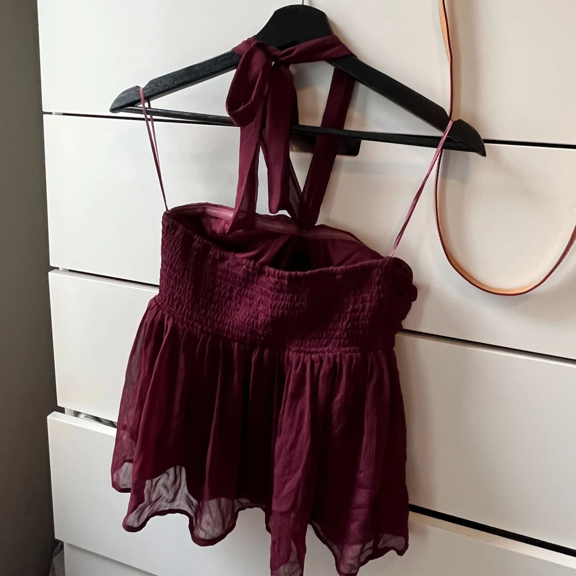 Vinröd topp med knytband - 90