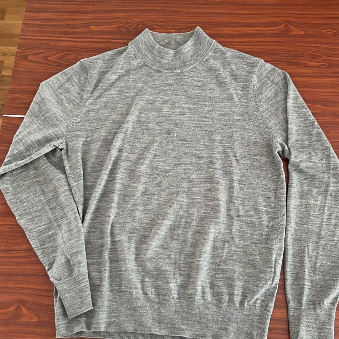 Uniqlo ull tröja (mock neck)