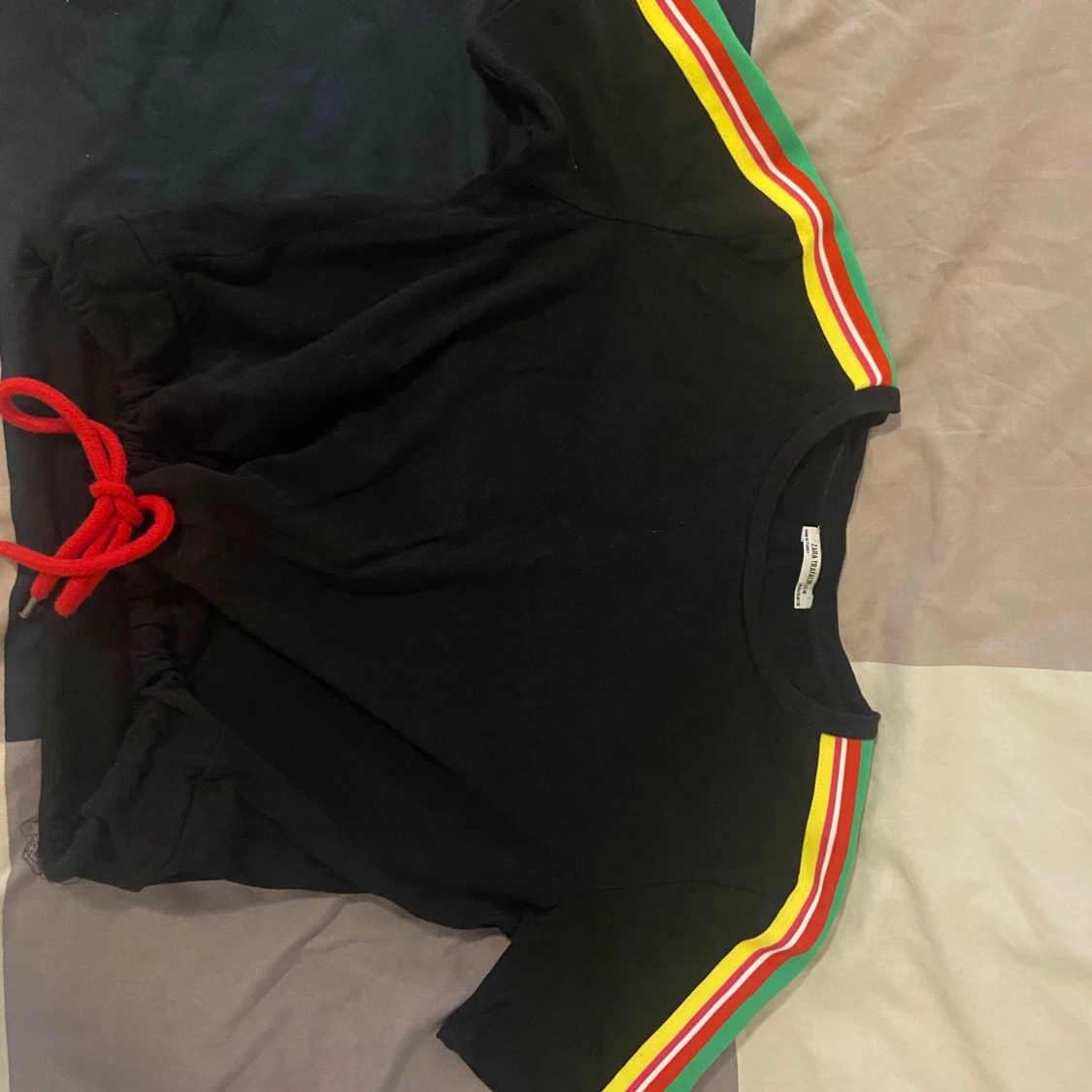 Svart croppad tröja från Zara - 91