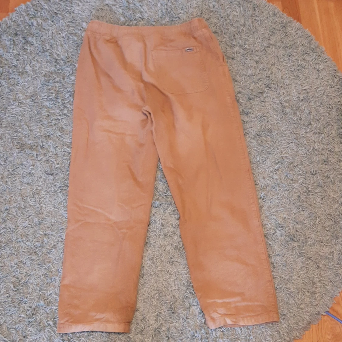 Beige manchesterbyxor från H&M - 90