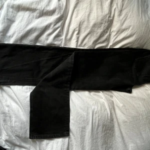 Jeans  - Urtvättade jeans men bra skick annars