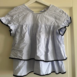 ZARA topp - Säljer denna topp från Zara. Storlek M men passar en XS/S🩷🩷