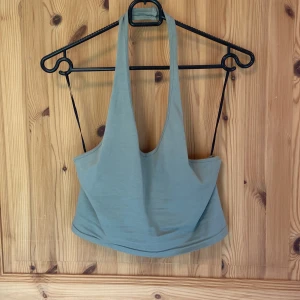 fin och skön topp😍 - superfin topp som är i bra skick!! är grönare än va de ser ut som på bilden☺️