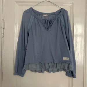 Odd molly blus - Snygg Odd molly blus med fina detaljer på fram och baksida🩷 storlek 0