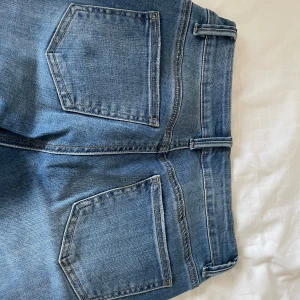 Snygga lågmidjade jeans för korta tjejer  - Storlek S short, använt 2 gånger 