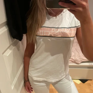 Söt T-shirt  - Gullig T-shirt men tryck, använd fåtal gånger 💗