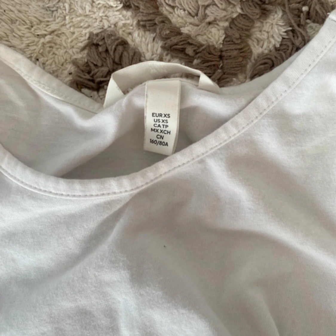 Vit topp med puffärmar - 91