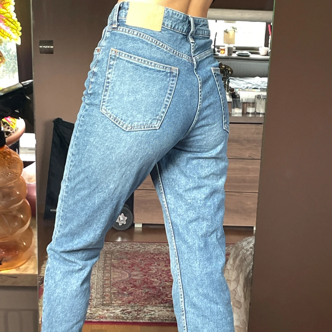 Högmidjade straight jeans  - 1