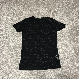 qp t-shirt - Säljer min qp t-shirt då jag inte har någon användning av den , pris kan diskuteras, ny skick