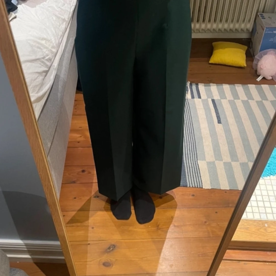 Svarta vida byxor - 92