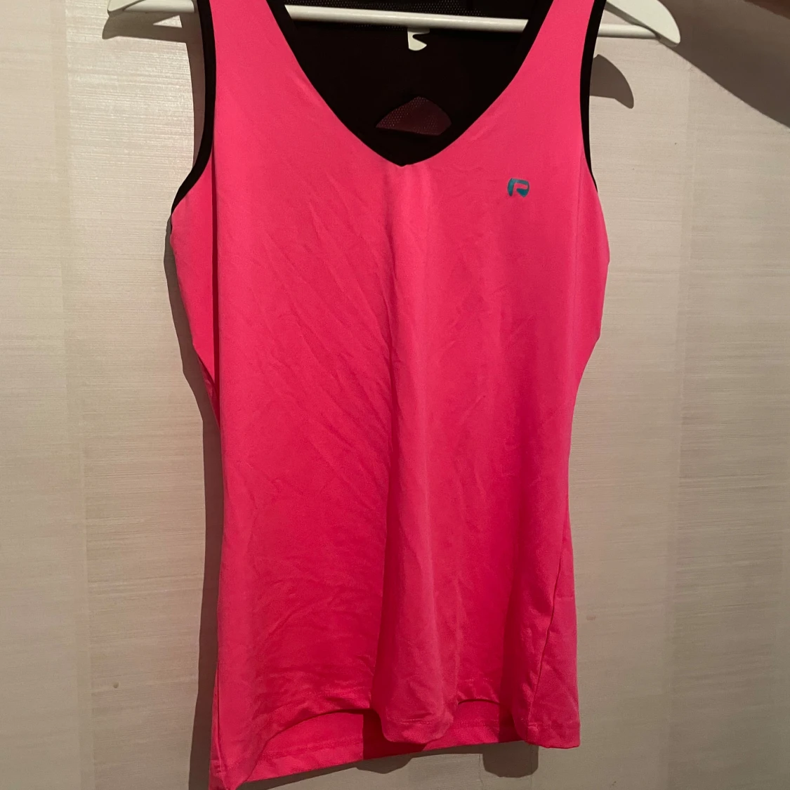 Fint neonrosa linne. Strl M