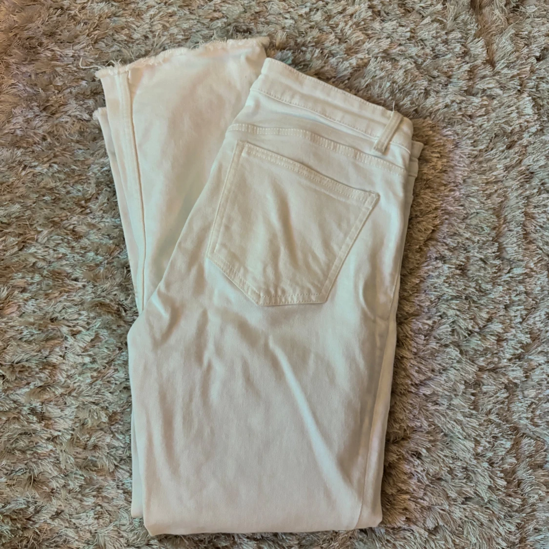 Vita jeans i strl 40 från Zara