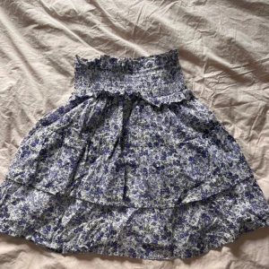 Fin somrig kjol  - Fin kjol som jag skulle uppskatta är i storlek xs/s