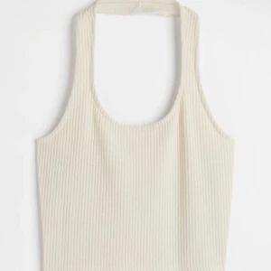 HALTERNECK TOP - RIB-KNIT, helt ny