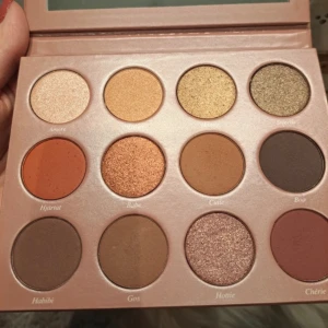 Caia Palett - Säljer Caia golden bronze paletten!  🌸 🌸köpt för 55€