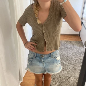 Stickad tröja  - Jättefin grön/guldig stickad kofta