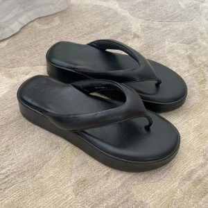 Sandaler  - Så coola sandaler från Even&Odd som tyvärr inte kommer till användning. Använt få gånger så i väldigt bra skick💓Storlek 40. Köparen står för frakt. 