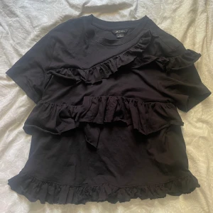 Volang tshirt  - Jätte söt och perfekt basplagg😍