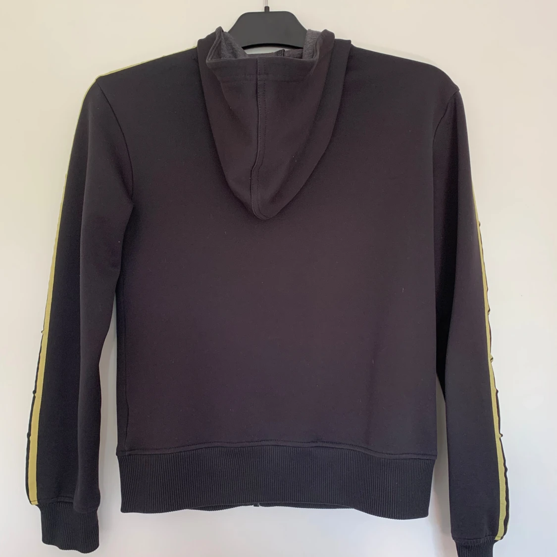 Svart Adidas Zip-Up Hoodie M - 90