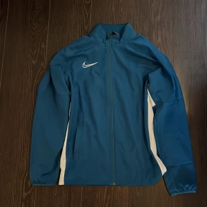 Träningströja Nike - S, ny