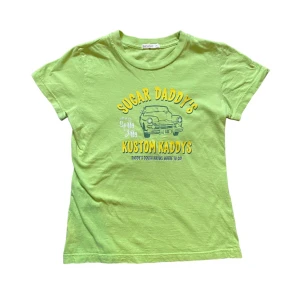 Grön babytee - Cool babytee i grönt💚👌🏼 Skriv privat vid intresse eller frågor😊🫶🏻 Köp-nu funktionen går även bra att använda!💞💞