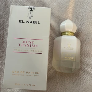 El nabil Musk tesnime - Endast luktat på den (2 spray) annars är flaskan helt full och helt ny