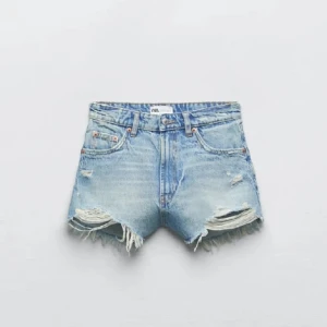 Jeansshorts  - Jeansshorts från zara, använda två gånger Max 