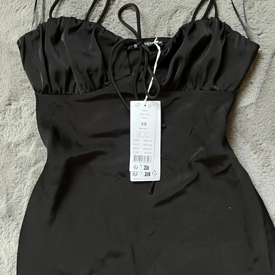 Lång svart klänning - 90