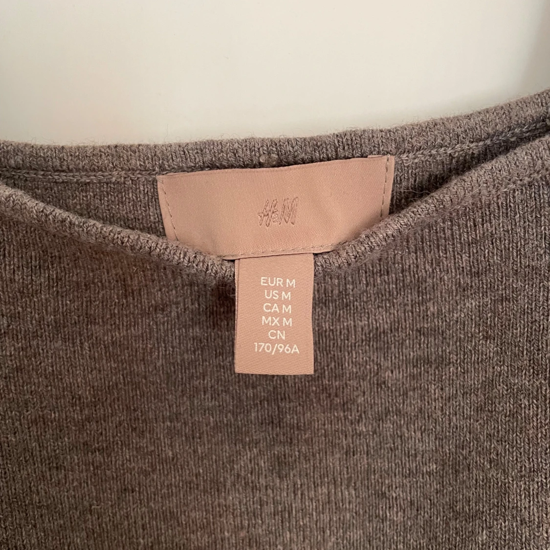 Söt topp från H&M i ullmix - 90