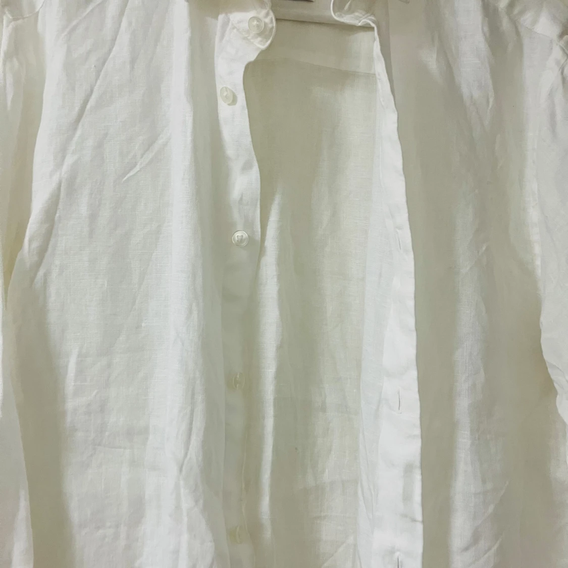 Vit linneskjorta Bruun Stengade 