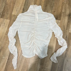 Beige topp - Beige topp från zara i st xs 