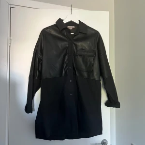 Skjorta - Skjorta från biancas kollektion med Nelly. Går att använda som skjorta och klänning då den är lite längre