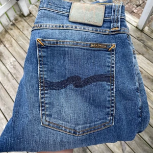 Nudie Jeans  - Tja! Säljer dessa tvär feta Nudie jeanen! Storlek ser du på bild! Bara att höra av sig för fler bilder och annat! ☀️🌊 Billigare hittar du inte!