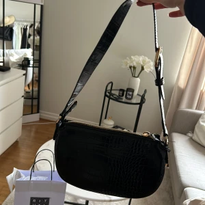 NAKD baguette väska - Fin väska från NAKD