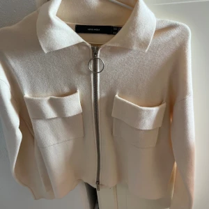 Kofta - Kofta från vero Moda, knappt använd 