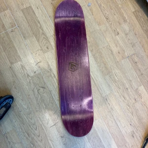 Skateboard bräda (8.0) - Endast använd en gång . Ny pris 679
