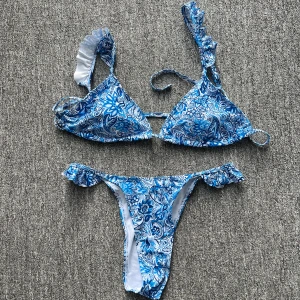 Bikini - Aldrig använd, plastskyddet sitter kvar💗