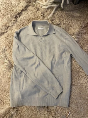 Grå finstickad tröja - Grå tröja passar S och M